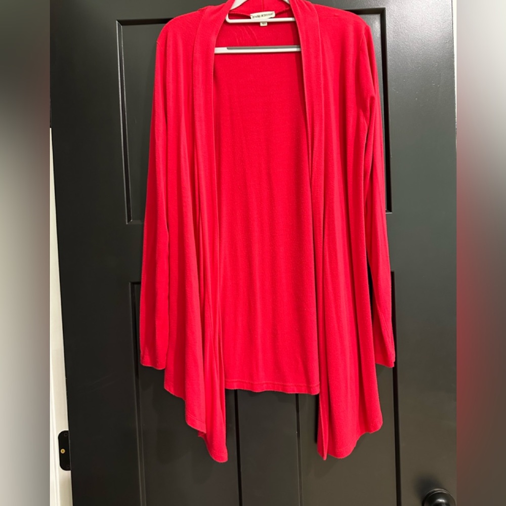 Zenana outfitters M red l/s vest cardigan sweater